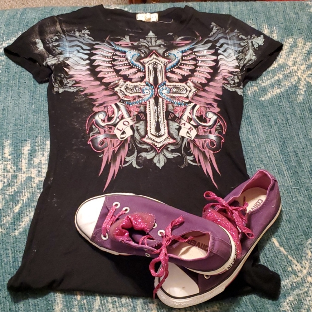 🧚‍♀️Graphic Tee with Jewel Accents🧚‍♀️